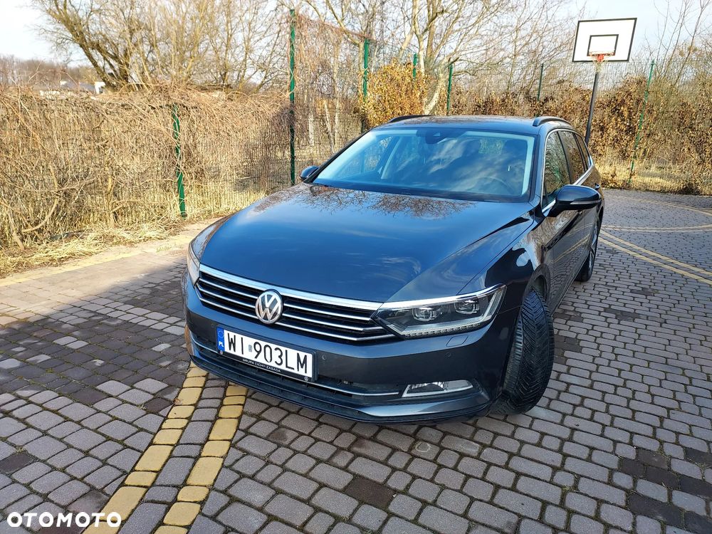 Volkswagen Passat - 1