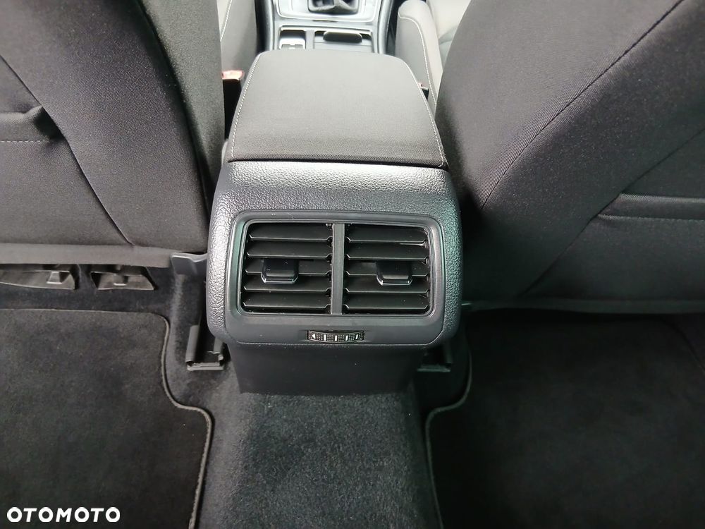 Volkswagen Golf 1.4 TSI (BlueMotion Technology) DSG Highline - 27