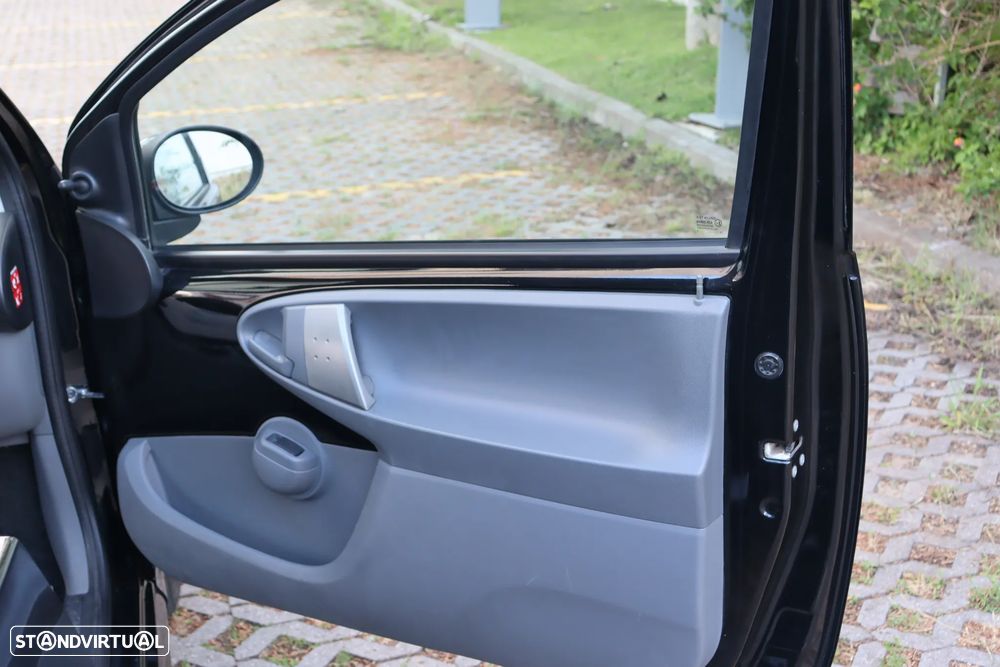 Peugeot 107 1.0 Trendy - 37