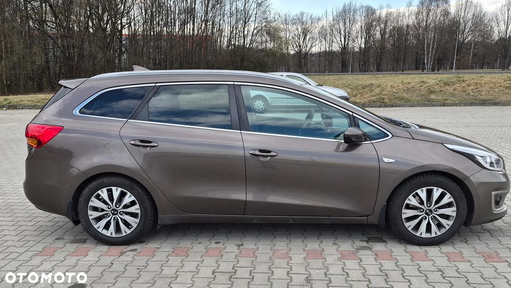 Kia Ceed 1.6 GDI Smart Plus DCT - 4