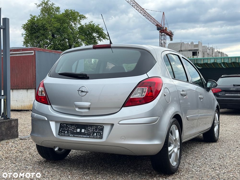 Opel Corsa 1.2 16V Comfort - 11
