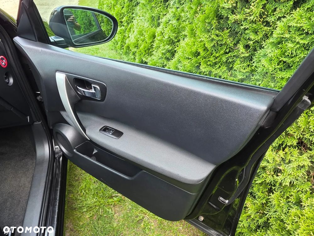 Nissan Qashqai - 22