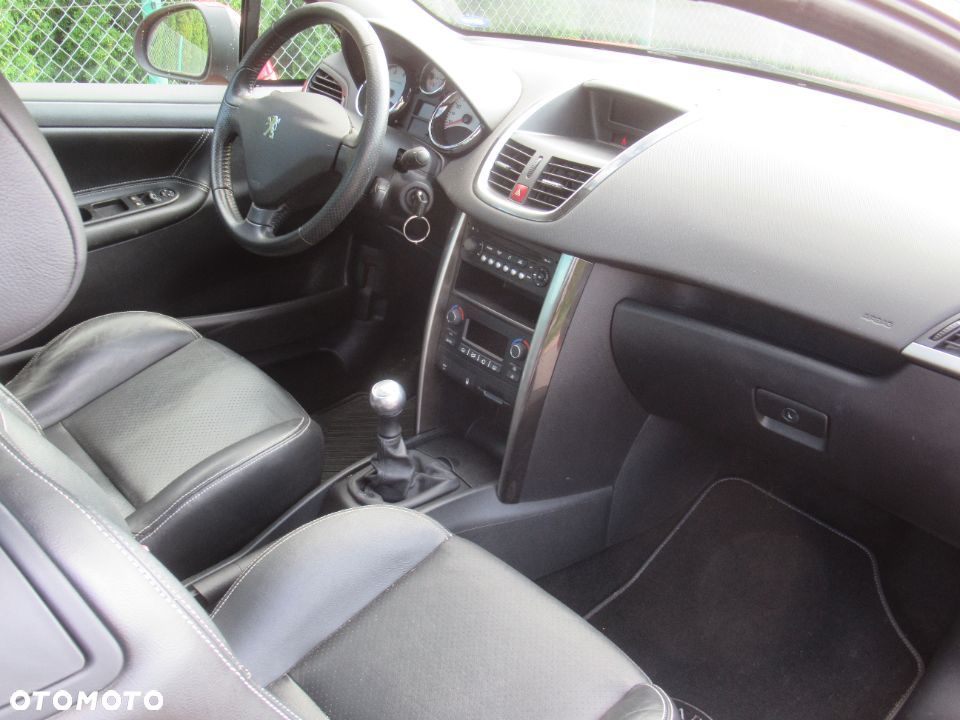 Peugeot 207 CC 1.6 Intense - 25