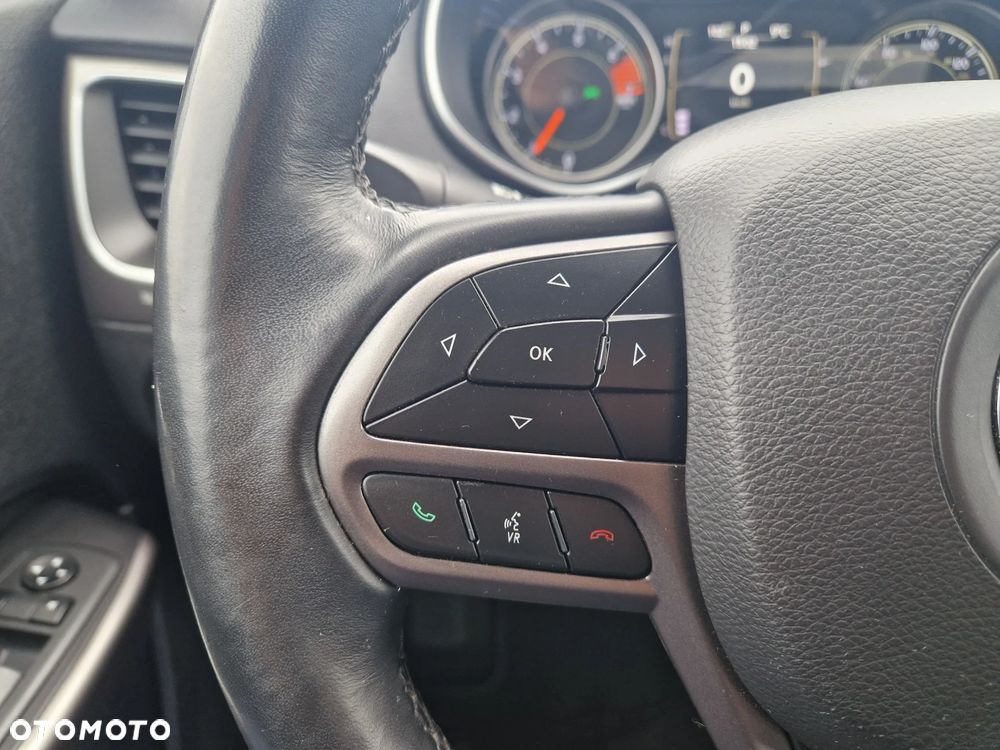 Jeep Cherokee - 16