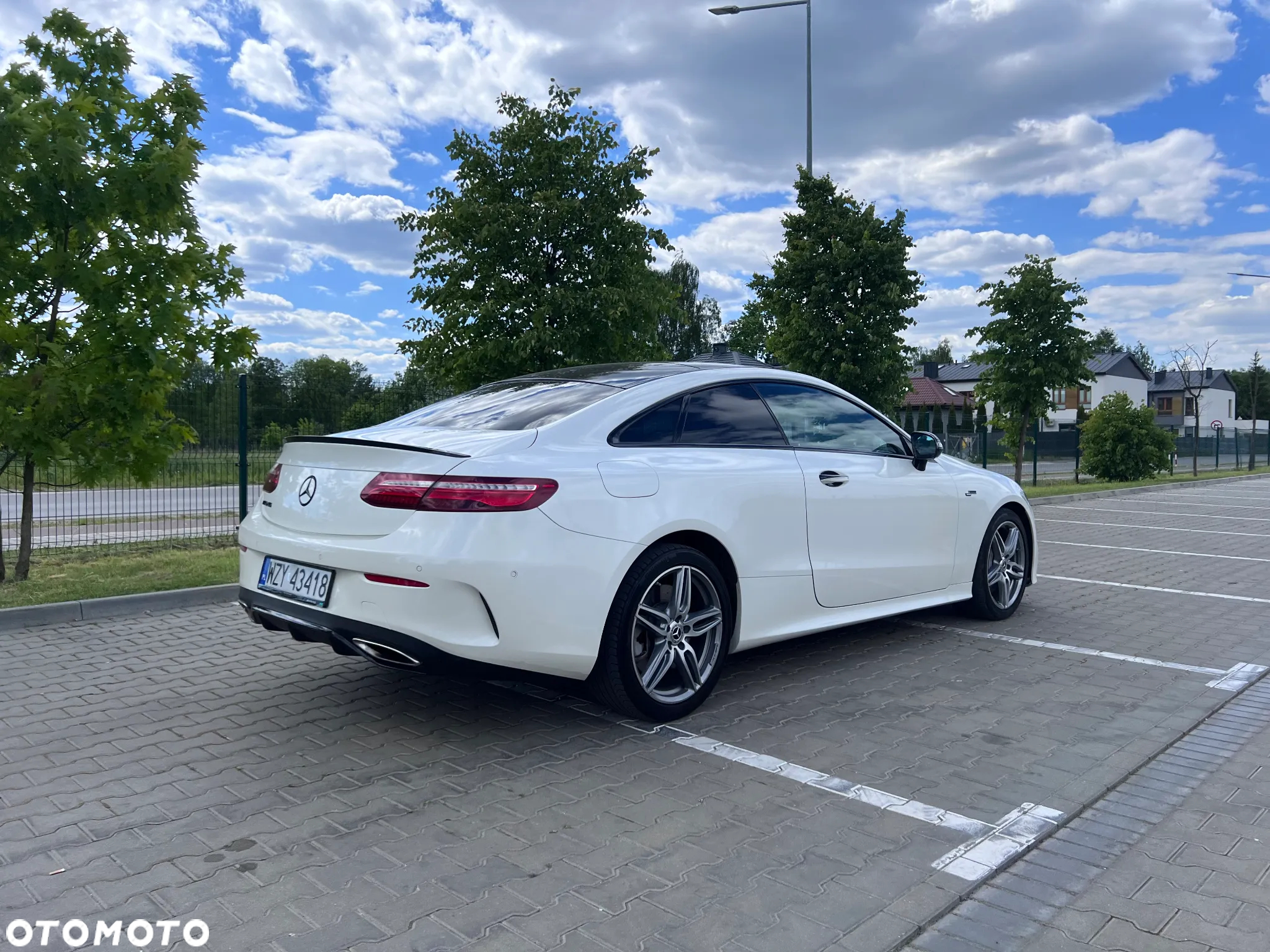 Mercedes-Benz Klasa E 400 4Matic Coupe 9G-TRONIC AMG Line - 8