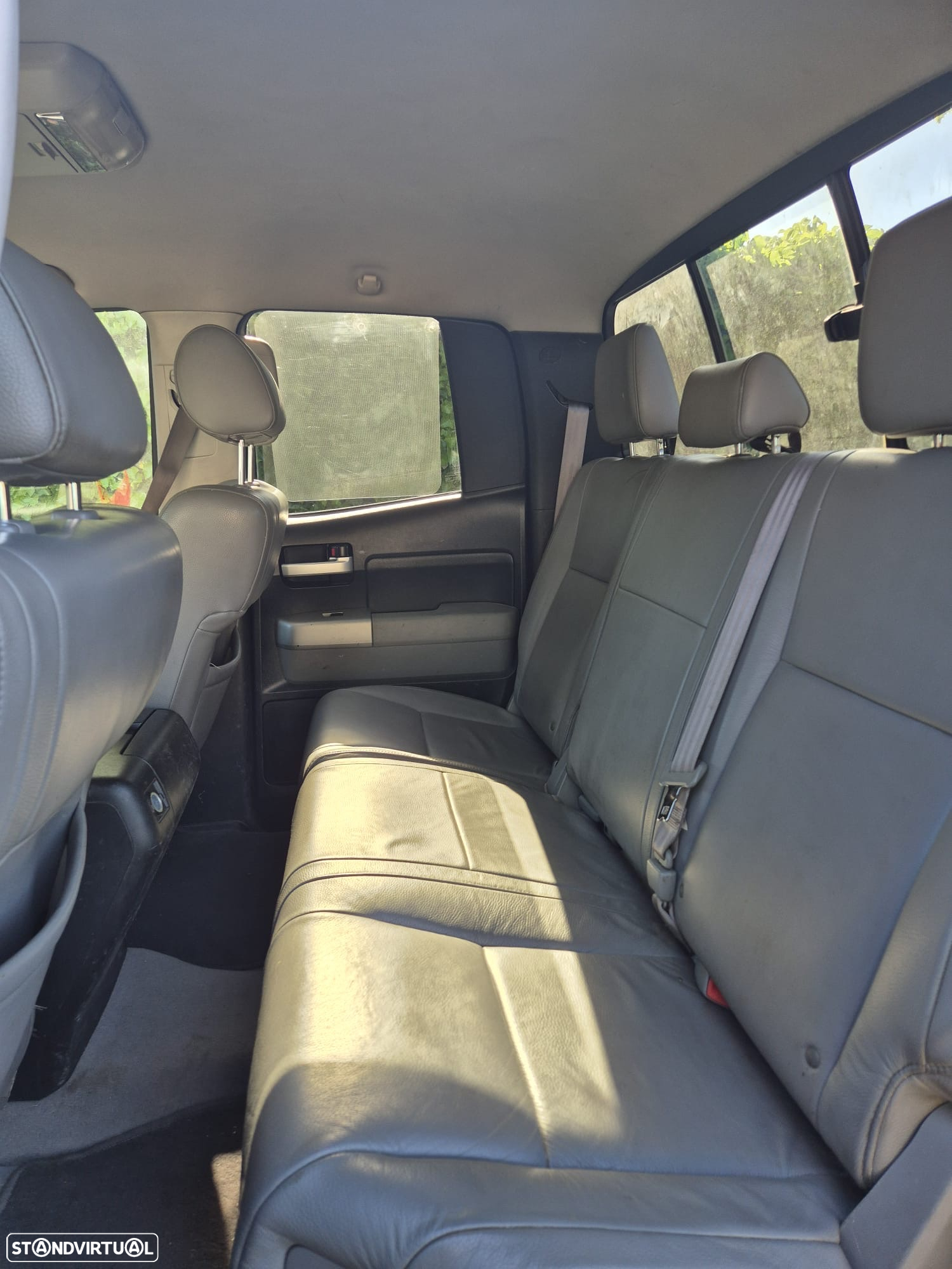 Toyota Hilux 4x4 Cabine Dupla DPF Auto Executive - 6