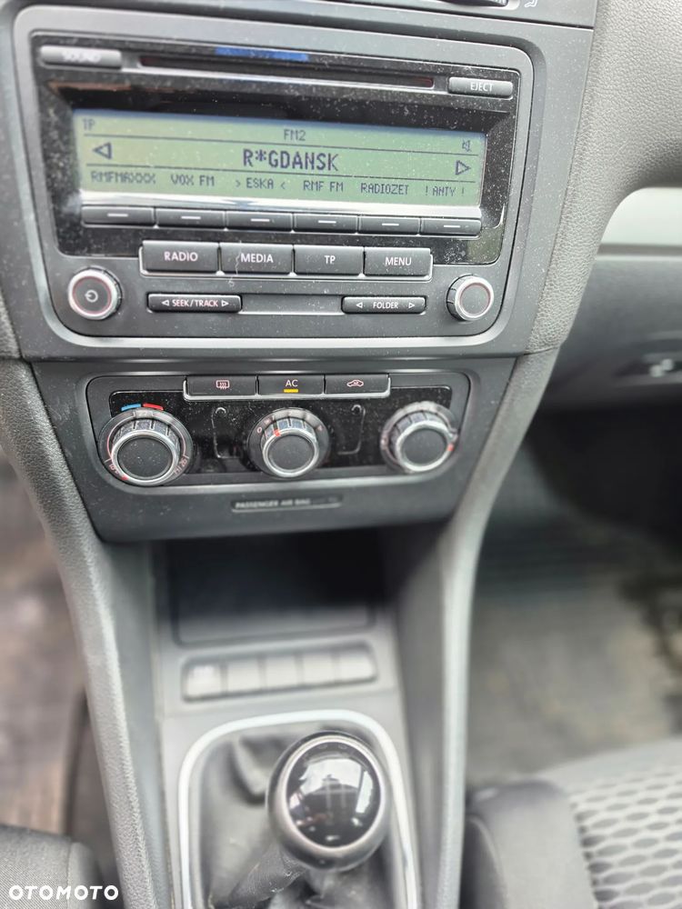 Volkswagen Golf - 6