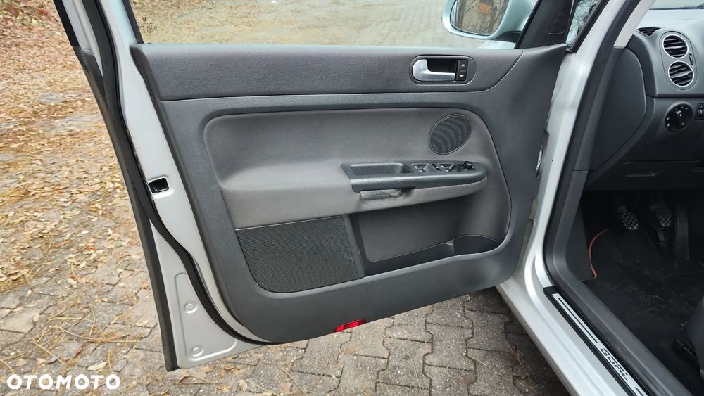 Volkswagen Golf Plus 1.6 Goal - 30