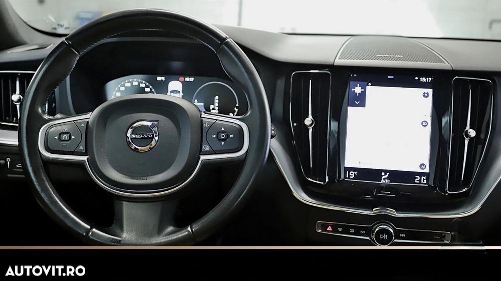 Volvo XC 60 T8 Twin Engine AWD Momentum Pro - 10