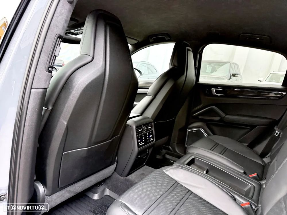 Porsche Cayenne Coupé Turbo - 39