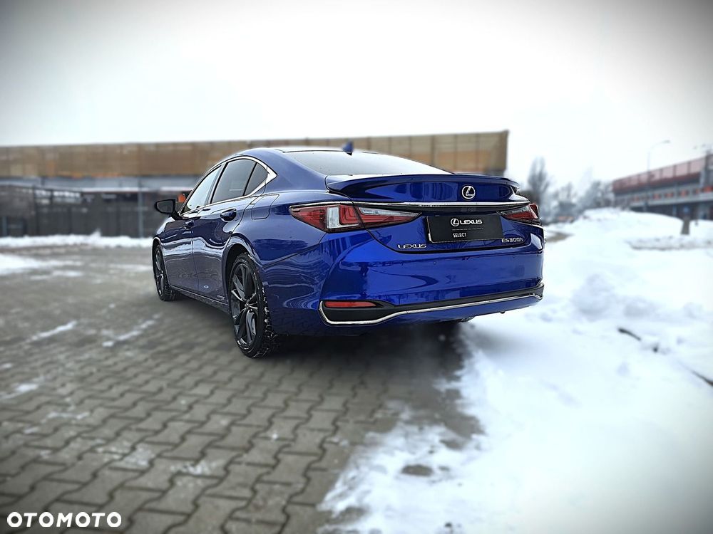 Lexus ES 300h F Sport Edition - 29