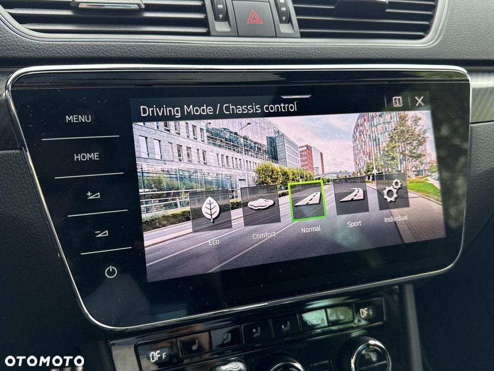 Skoda Superb 2.0 TDI SCR Sportline DSG - 23