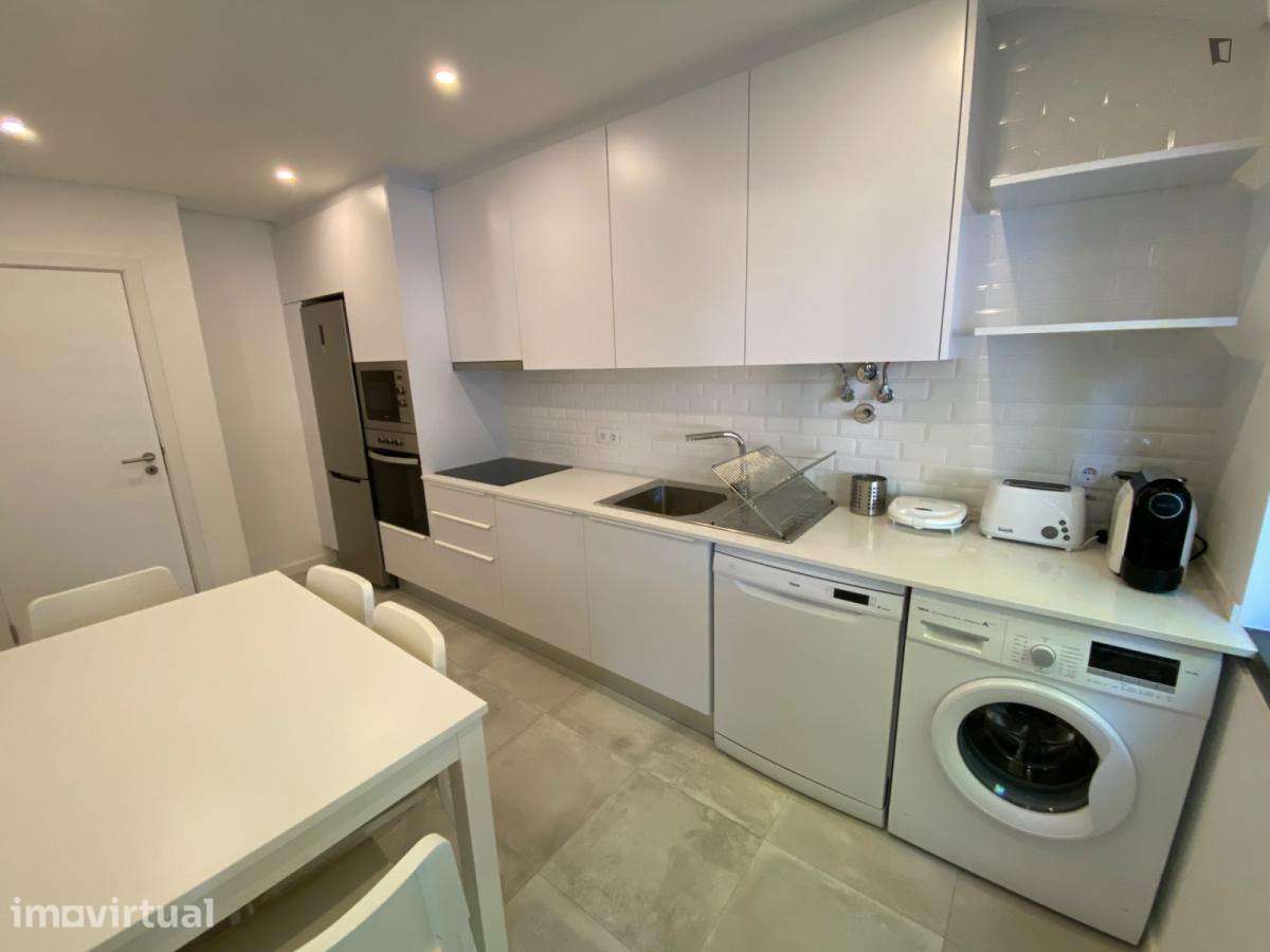 Quarto - localizado em Oeiras Lisbon - Grande imagem: 4/10