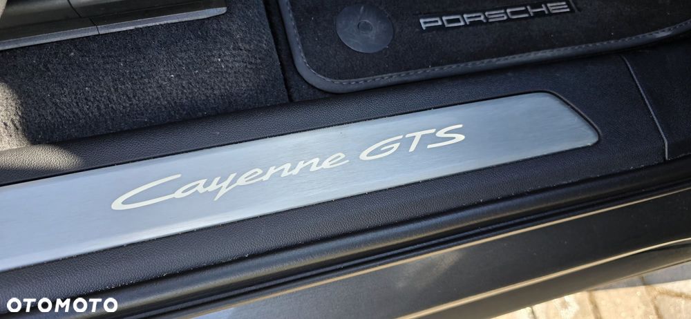 Porsche Cayenne - 22
