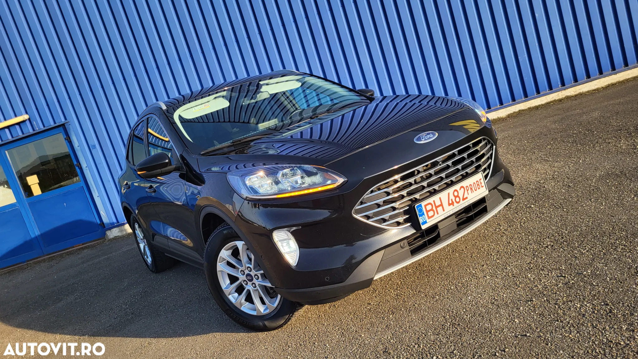Ford Kuga 2.0 EcoBlue 4x4 Aut. TITANIUM X - 2