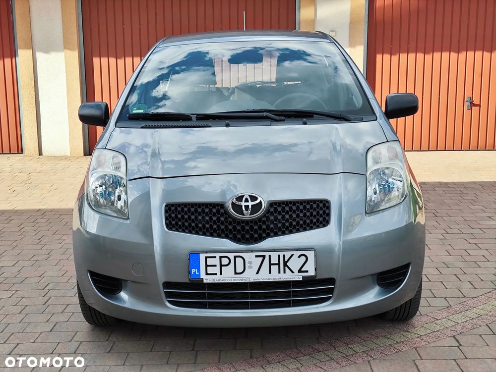 Toyota Yaris 1.0 VVT-i Sol - 2