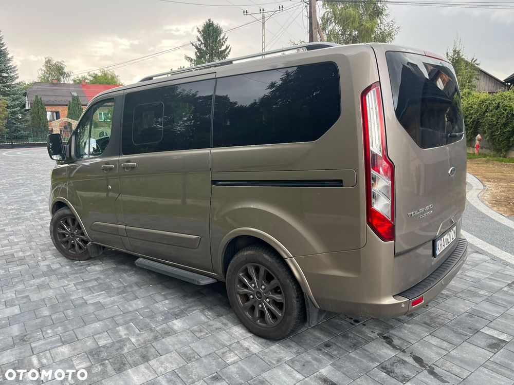 Ford Tourneo Custom - 13
