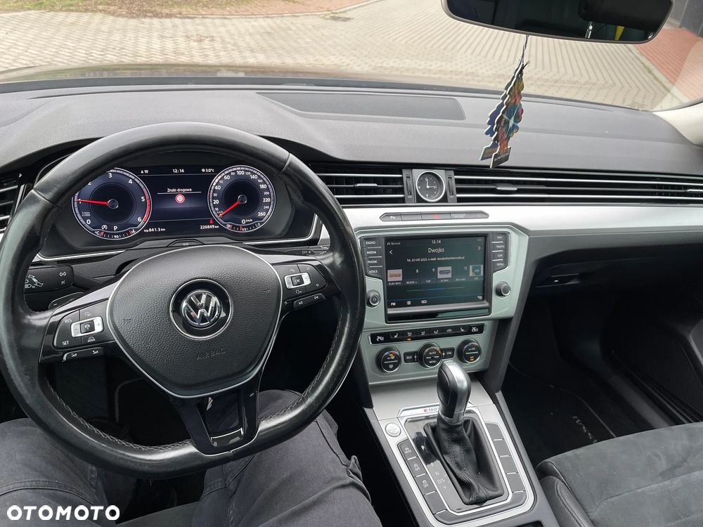 Volkswagen Passat Variant 2.0 TDI SCR 4Motion DSG (BMT) Highline - 11