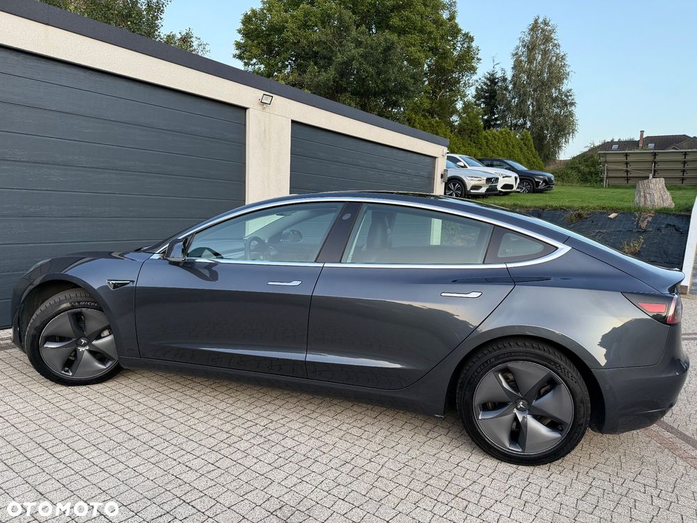 Tesla Model 3 - 18