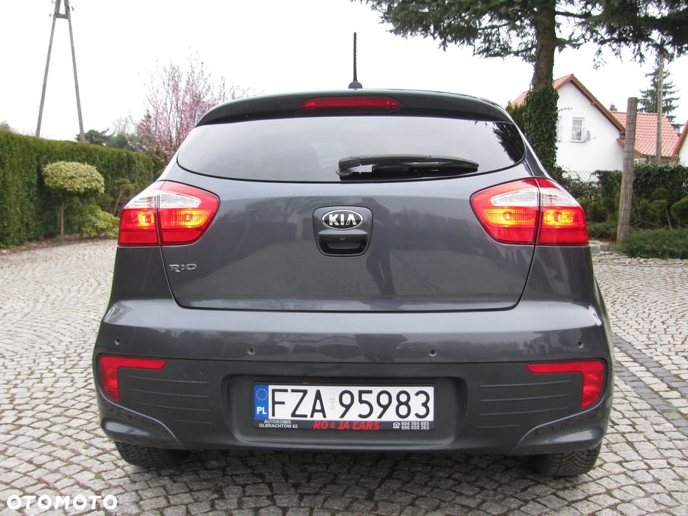 Kia Rio 1.2 Dream Team Edition - 36
