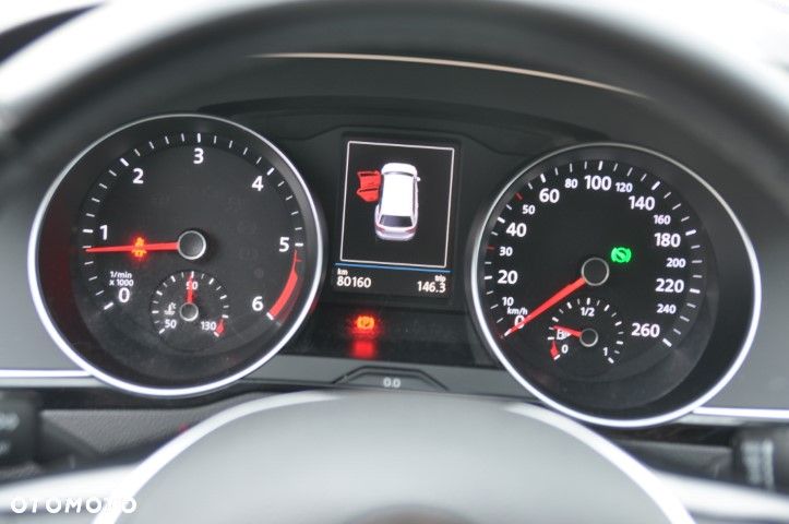 Volkswagen Passat - 11
