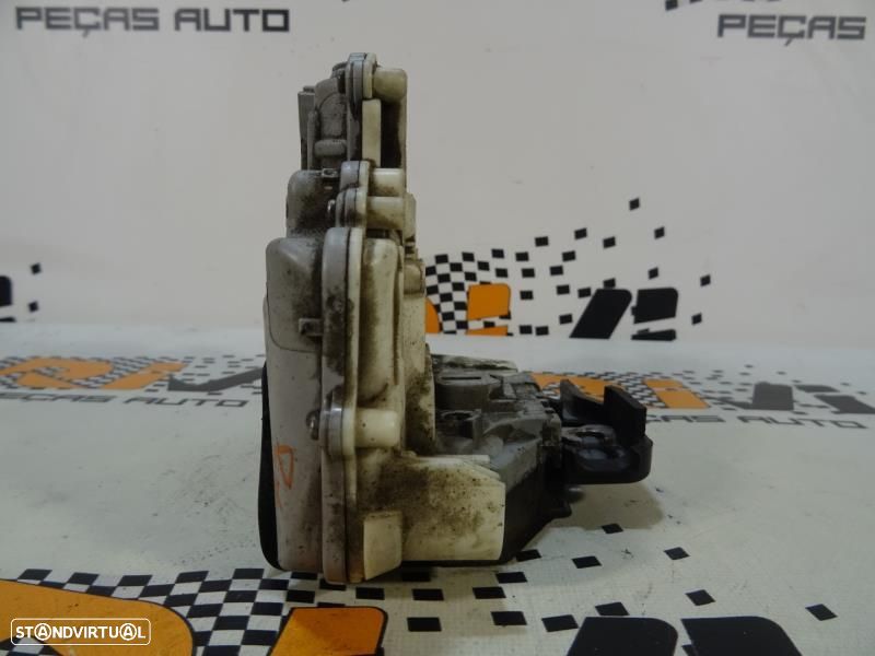Fecho Da Porta Frente Direita Audi A3 (8P1)  4F2 837 016 B / 4F2837016 - 2