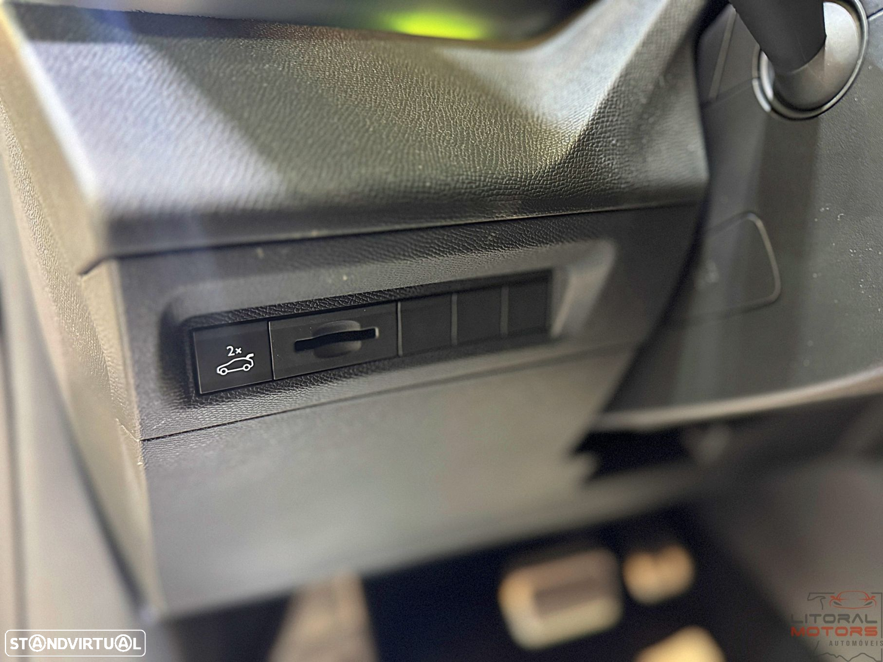 Peugeot 408 1.2 PureTech GT EAT8 - 19