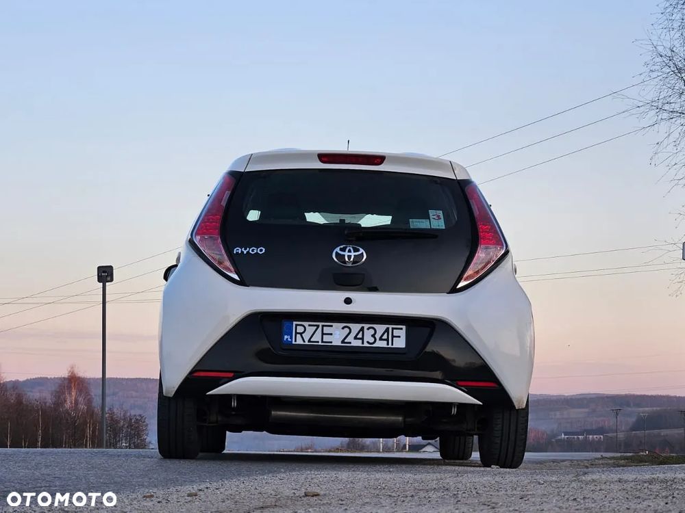 Toyota Aygo x-play - 8