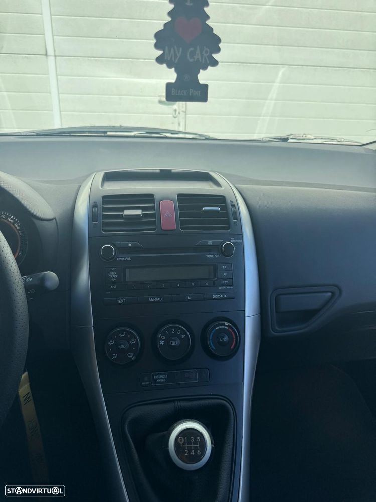 Toyota Auris 1.4 D-4D AC - 13