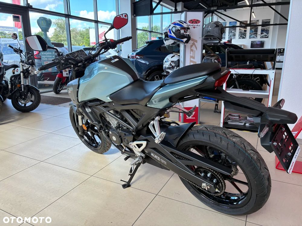 Honda CB - 4