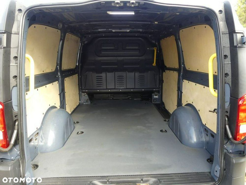 Mercedes-Benz Vito - 28