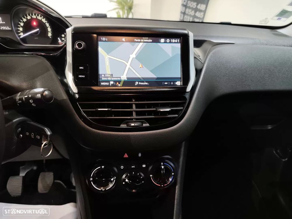 Peugeot 208 1.2 PureTech Style - 13