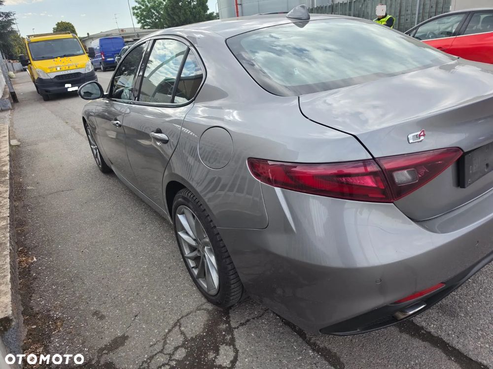 Alfa Romeo Giulia 2.2 D Turbo Veloce TI Q4 - 13