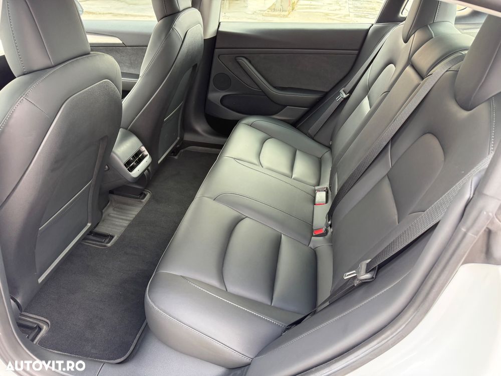 Tesla Model 3 RWD - 8