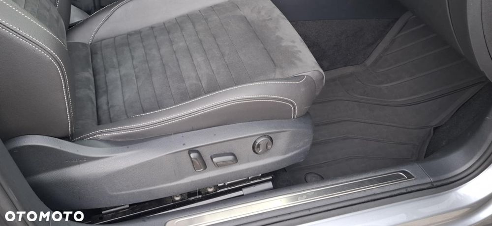 Volkswagen Passat - 25