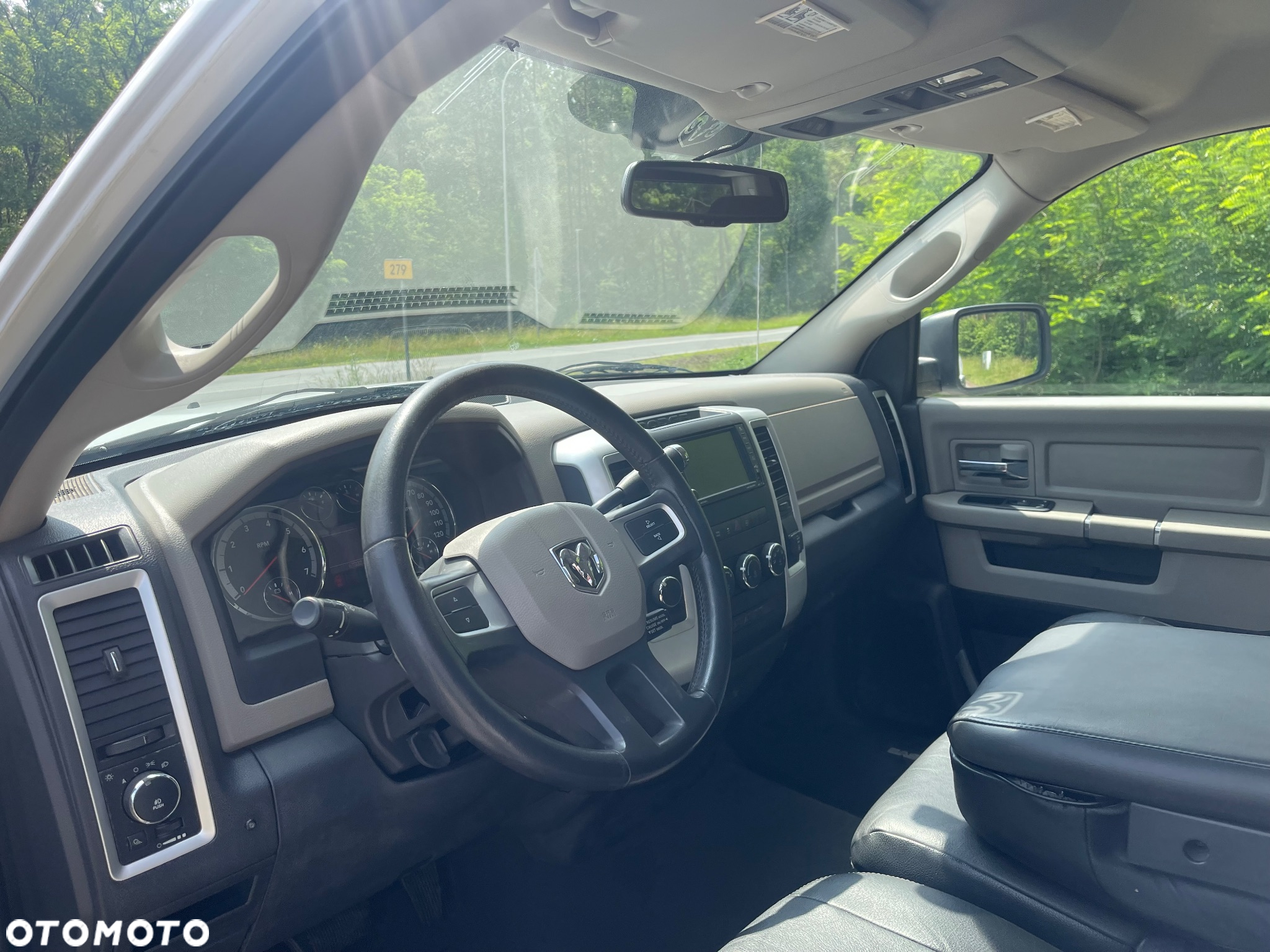 Dodge RAM 1500 5.7 4x4 - 8