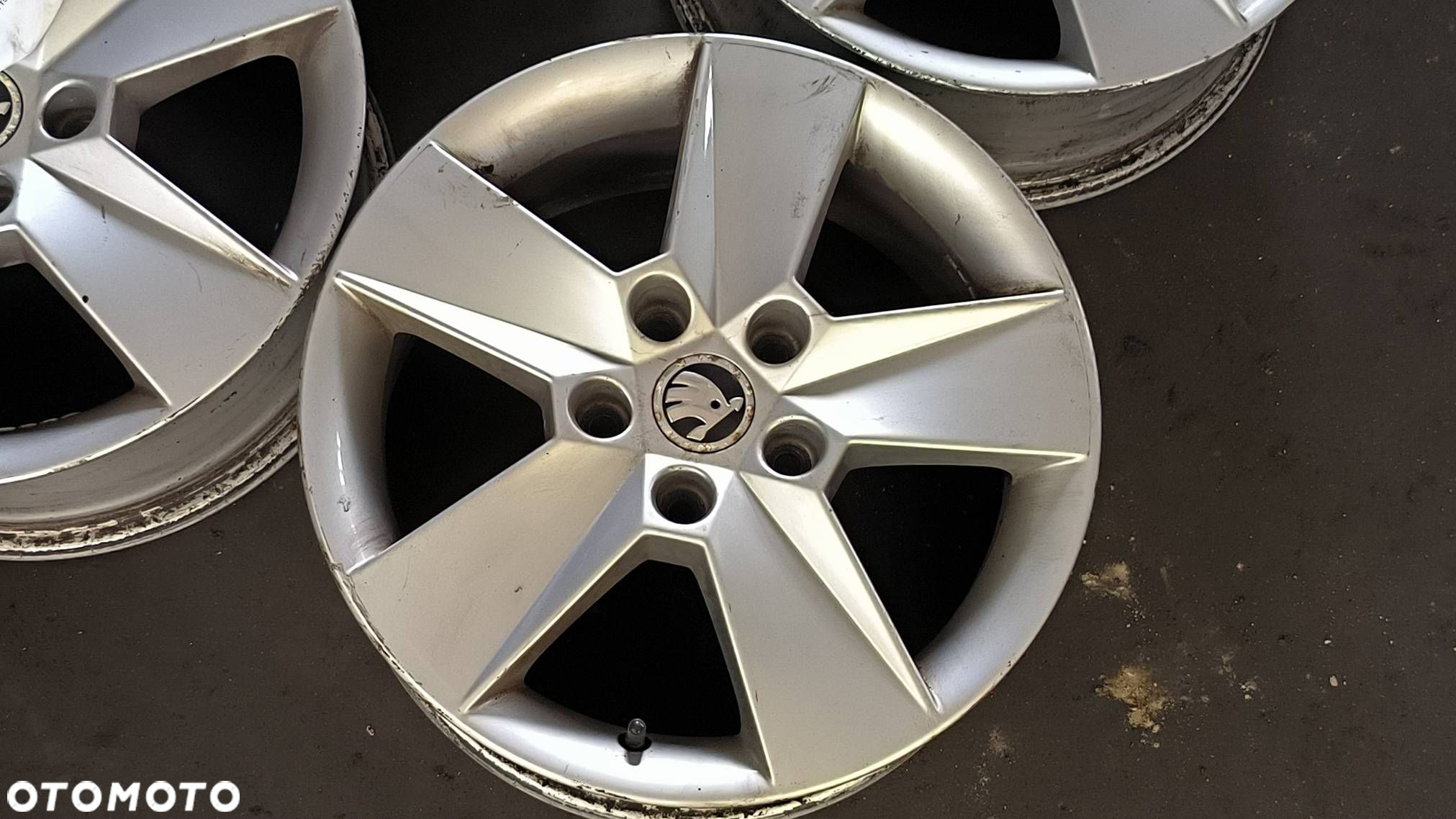 ALUFELGI KOMPLET SKODA OCTAVIA III 5E0601025H - 3