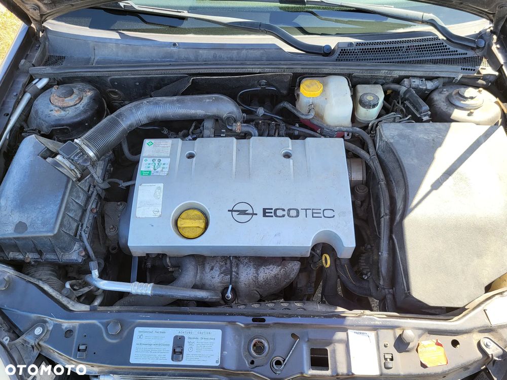 Opel Vectra 1.8 - 15