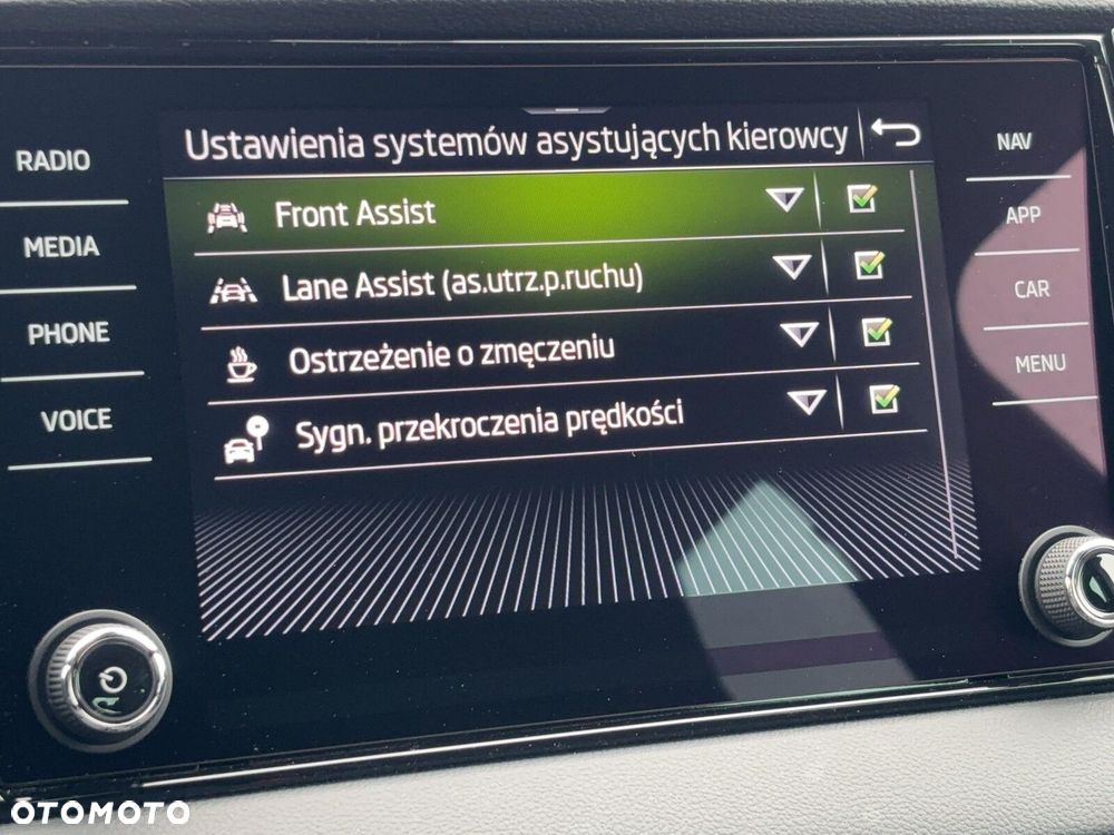 Skoda Karoq 1.5 TSI ACT Sportline DSG - 32