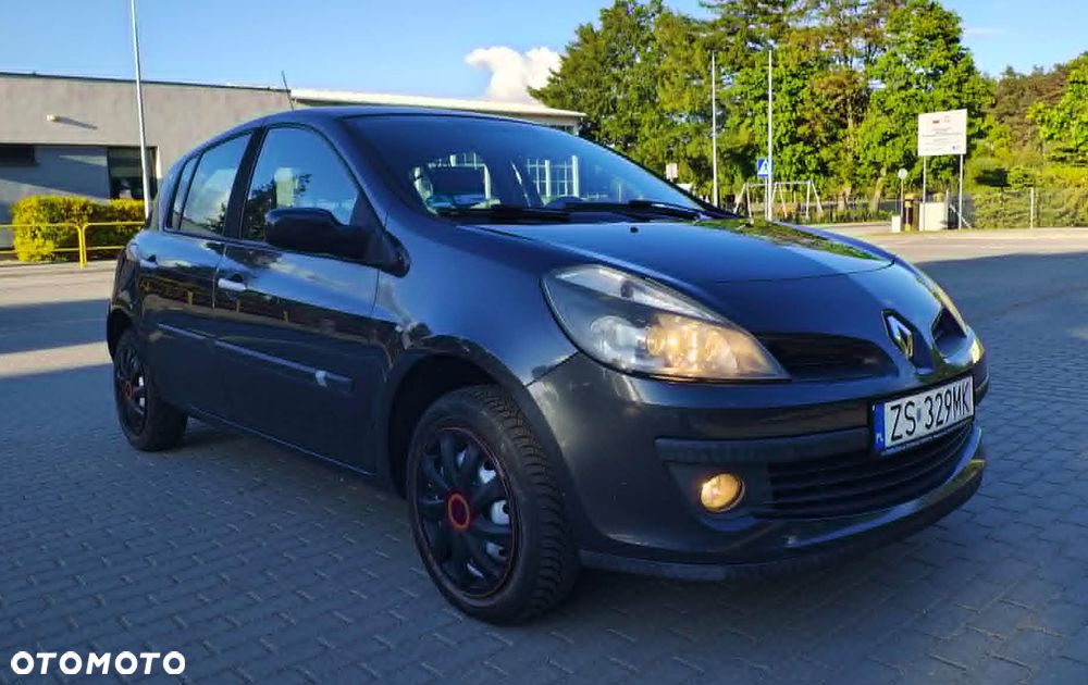Renault Clio 1.2 16V Confort Authentique - 9