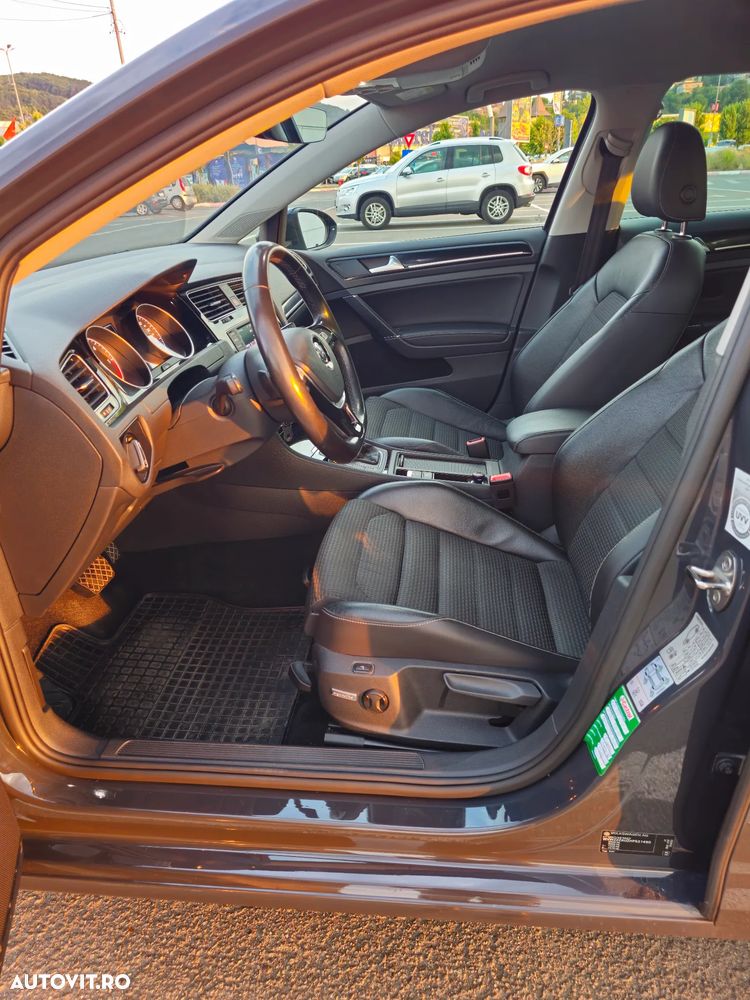Volkswagen Golf - 5
