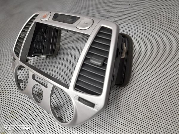 Moldura / Estrutura Consola Central / Rádio Hyundai I20 (Pb, Pbt) - 2