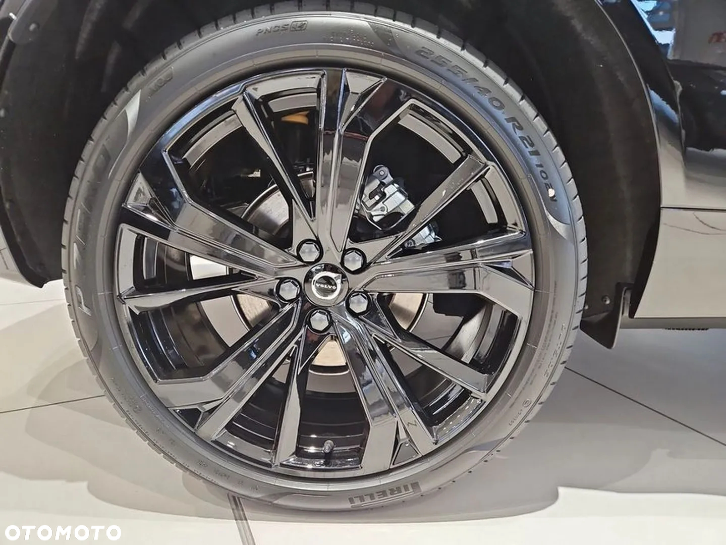 Volvo XC 60 B5 B AWD Plus Black Edition - 5