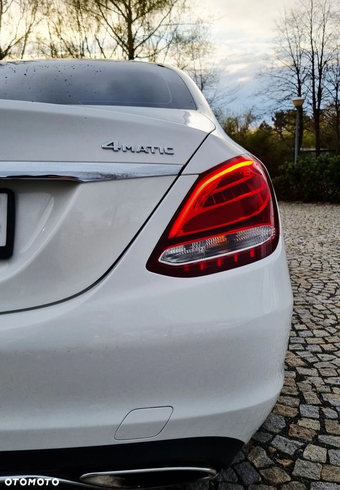 Mercedes-Benz Klasa C 300 7G-TRONIC - 10