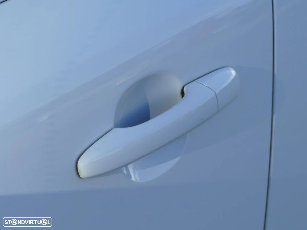 Volvo V40 2.0 D2 R-Design - 6