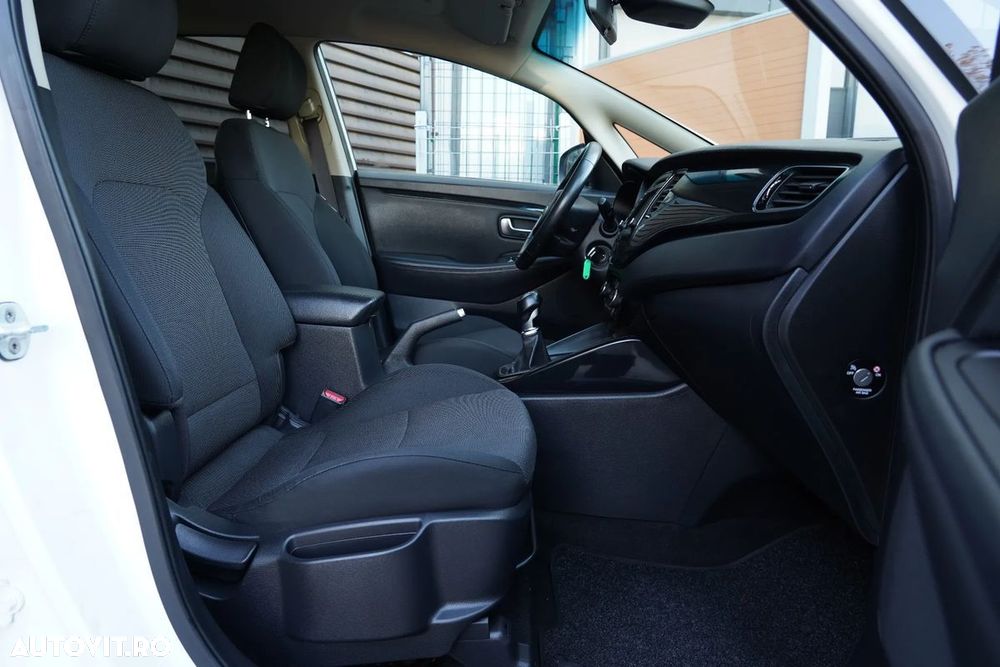 Kia Carens - 16