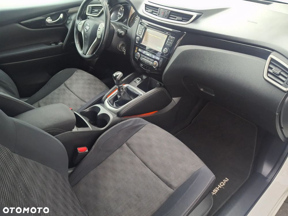 Nissan Qashqai 1.6 dCi 4 x 4 DPF Start/Stop tekna - 27