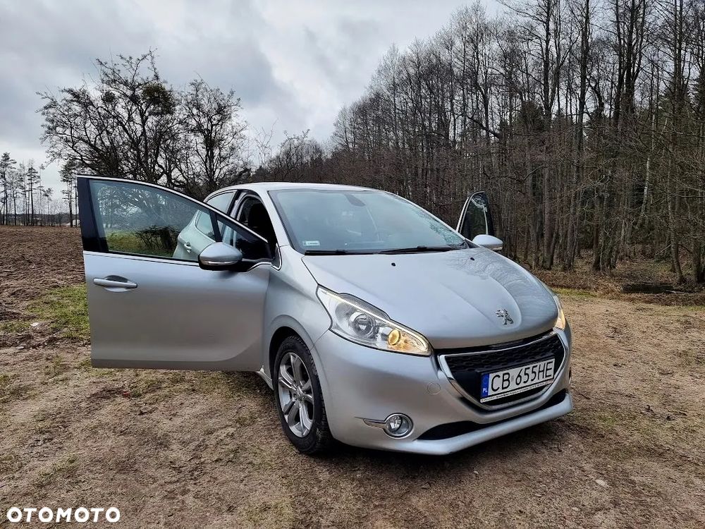Peugeot 208 120 VTI Allure - 2