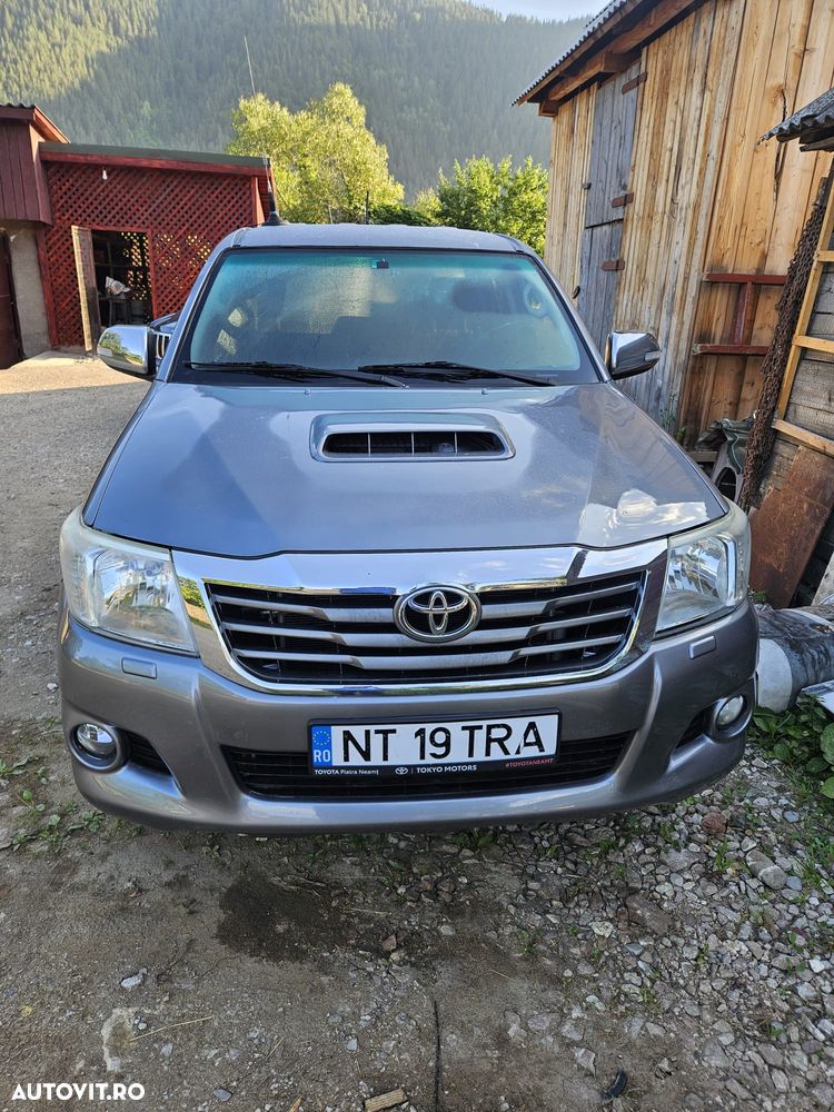 Toyota Hilux - 1