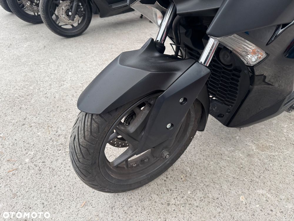 Yamaha X-max - 15